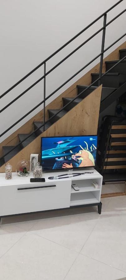 Apartament Me Qera Dublex Lungomare Vlorë Extérieur photo
